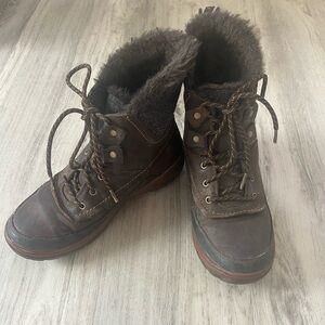 Merrell Women’s Brown Insulated Lace-Up Winter Boots